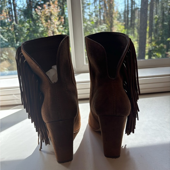 Brown Fringe and Suede Shoes with Peep Toe Size 8 - Picture 4 of 9